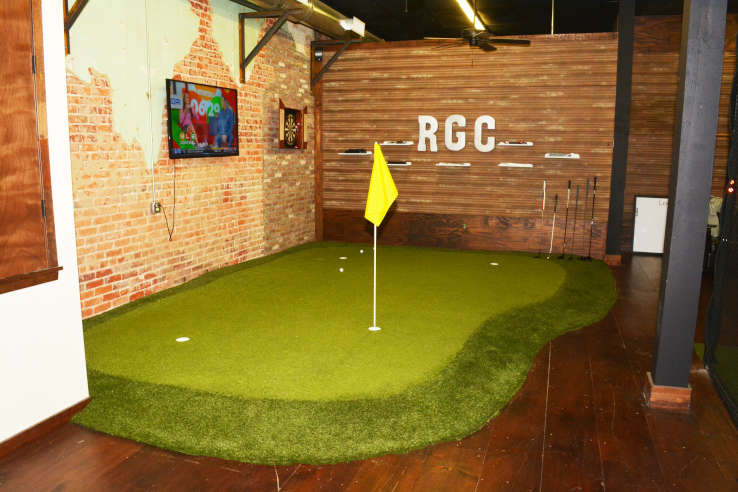 Charlotte Indoor Putting Green