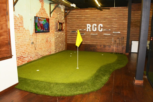 Charlotte Indoor Putting Green